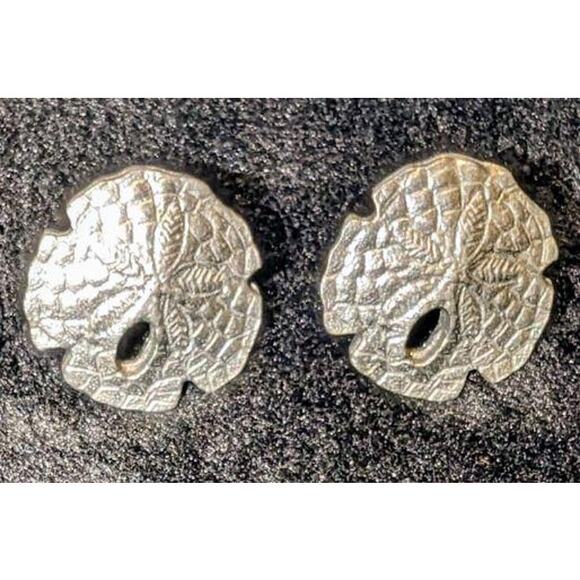 Vintage Yorkshire Designs Collector Series 1978 Pewter Earrings in Trinket Box - Picture 3 of 6